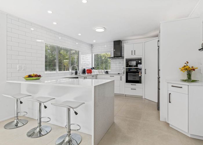  at 2/12 Westview Court, Somerville, Manukau City, Auckland