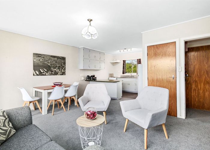  at 4/12A Oxford Street, Tawa, Wellington