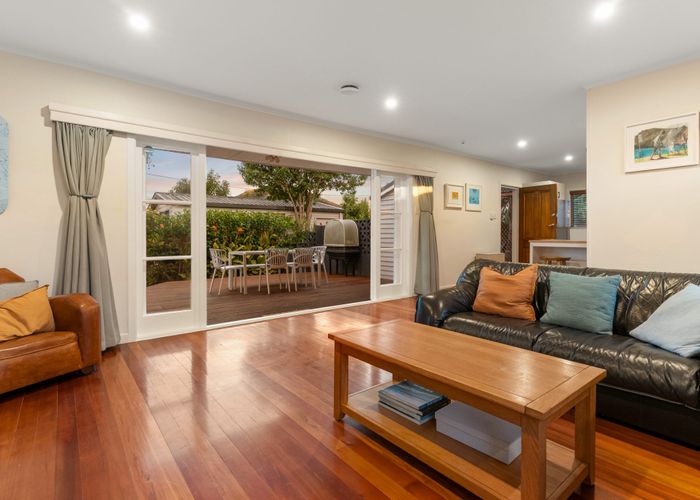  at 1A Rixon Place, Te Atatu Peninsula, Waitakere City, Auckland