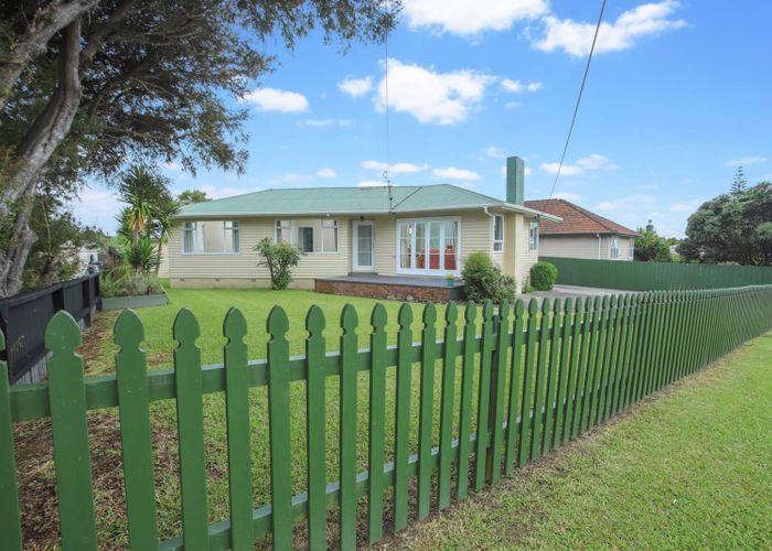  at 33 Barrys Road, Glendene, Auckland