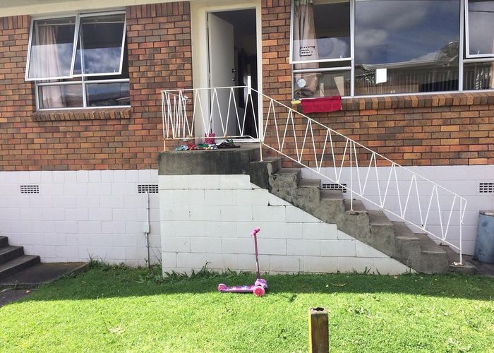  at 3/178 Chivalry Road, Glenfield, North Shore City, Auckland