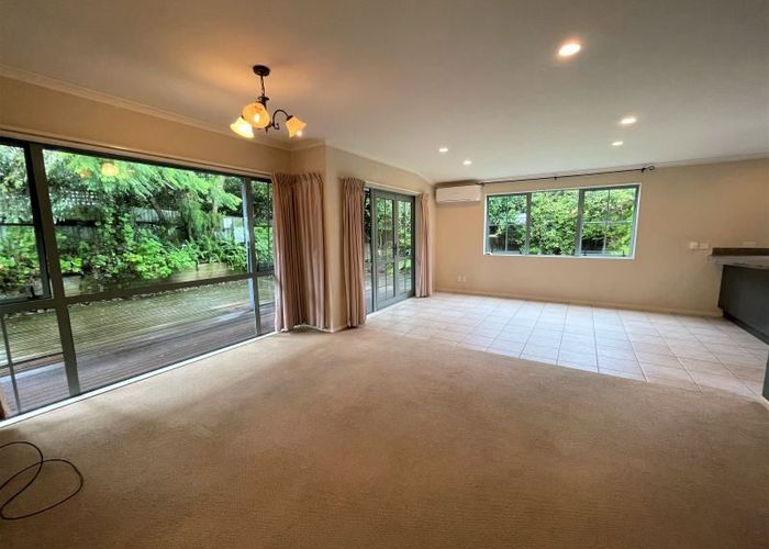  at 42a Bradbury Road, Botany Downs, Manukau City, Auckland