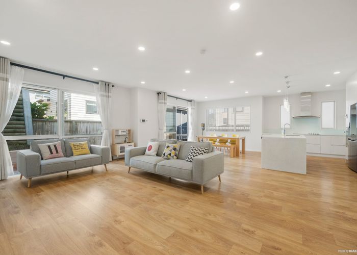  at 20 Pennant Street, Long Bay, North Shore City, Auckland