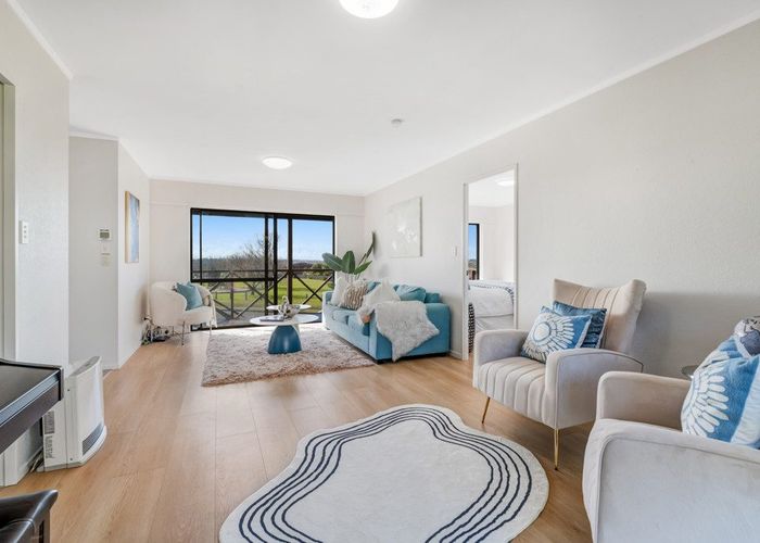  at 24 Bronzewing Terrace, Unsworth Heights, North Shore City, Auckland