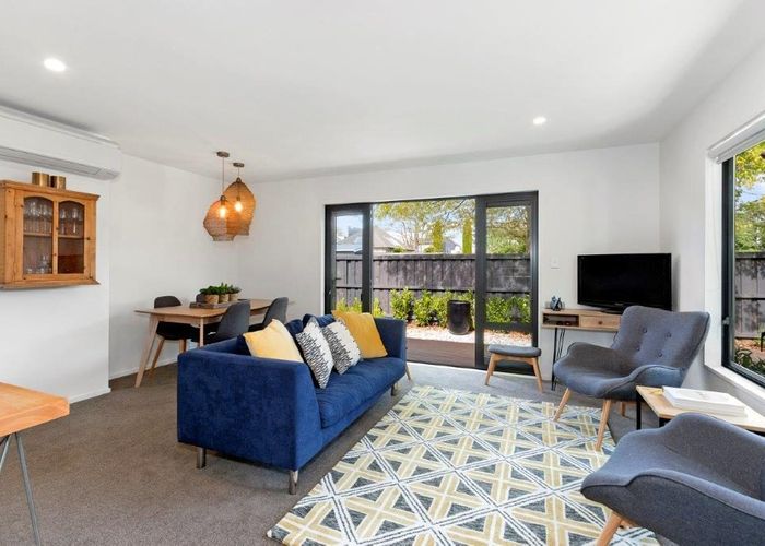  at 4/129 Aikmans Road, Merivale, Christchurch City, Canterbury