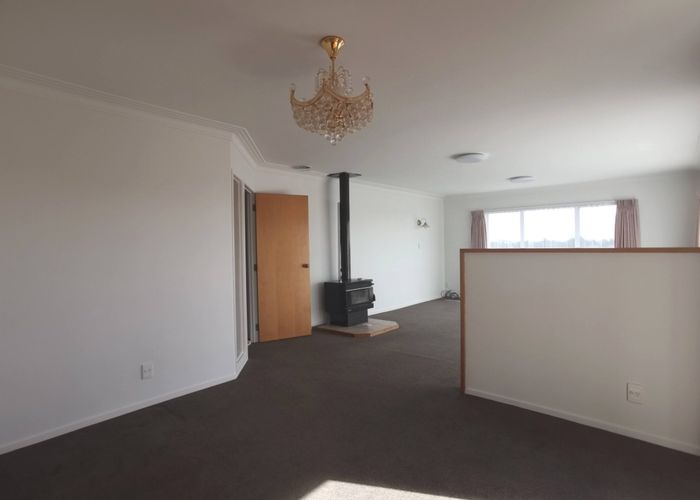  at 2 Anure Place, Highland Park, Auckland