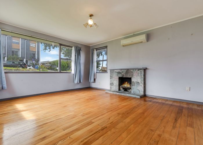  at 7 Newington Road, Henderson, Waitakere City, Auckland