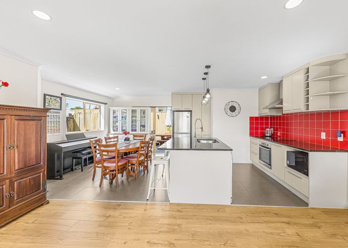  at 33 Gala Place, Henderson, Waitakere City, Auckland