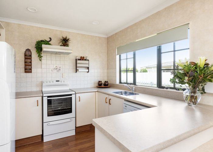  at 6/2A SPRIGGS CRES, GREENMEADOWS, NAPIER