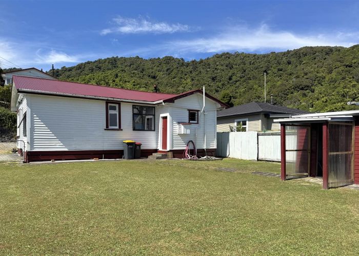  at 10 Ashmore Avenue, Cobden, Grey, West Coast
