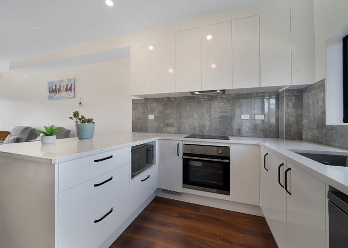  at 4/68 Smythe Road, Henderson, Waitakere City, Auckland