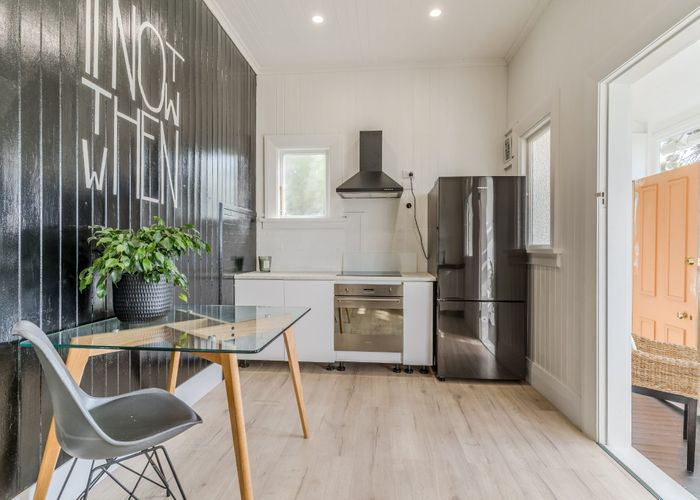  at 18 Hart Street, Belleknowes, Dunedin, Otago