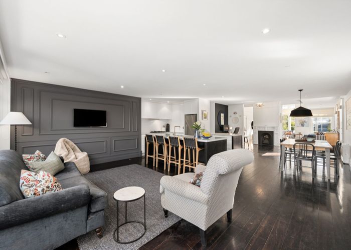  at 18 Farm Road, Northland, Wellington