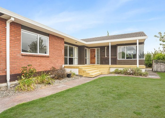  at 31 Hastings Place, Hamilton Lake, Hamilton