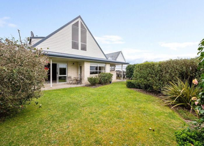  at 9 Chestnut Place, Pukete, Hamilton