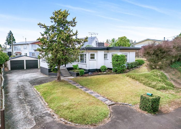  at 51 Sillary Street, Hamilton East, Hamilton