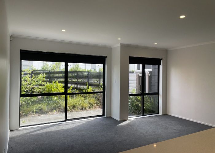  at 16 Shortfin Place, Flat Bush, Auckland