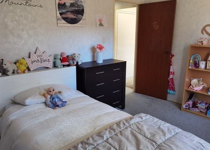  at 16 Mirrabooka Ave, Botany Downs, Manukau City, Auckland