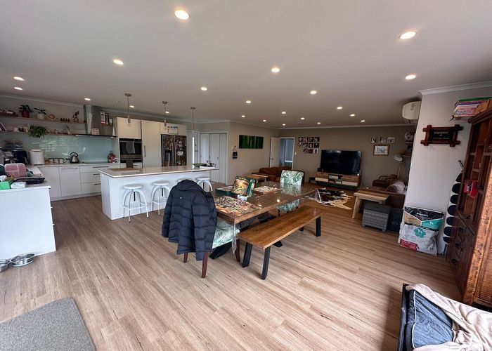  at 432 Huia Road, Laingholm, Auckland