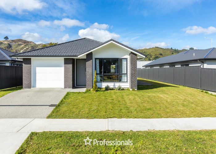  at 33 Cynisca Crescent, Wallaceville, Upper Hutt
