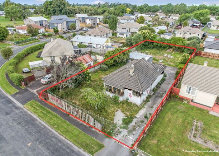  at 24 Paul Crescent, Fairfield, Hamilton