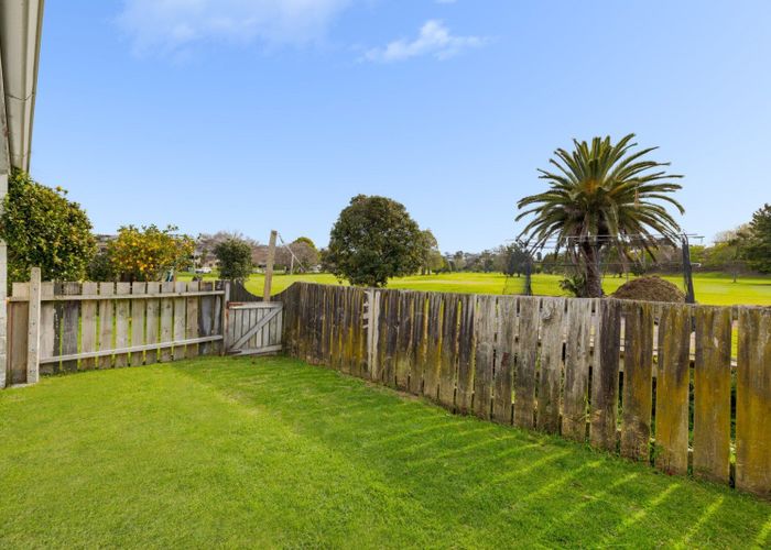  at 4/35 Bureta Road, Otumoetai, Tauranga