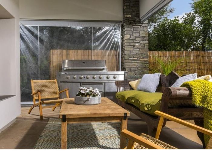  at 2 Oscar Road, Greenhithe, Auckland