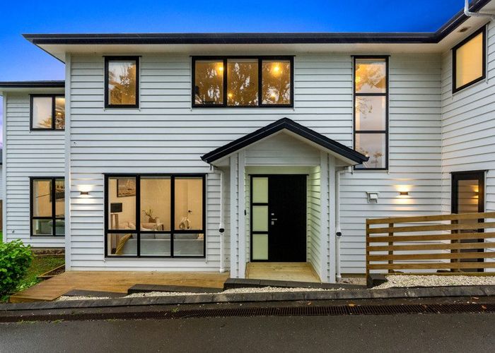  at 25 Henriette Place, Totara Park, Auckland