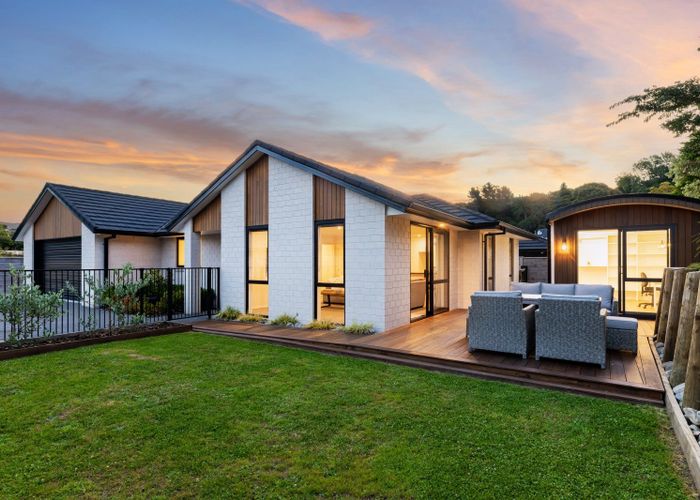  at 6 Martingale Drive, Whitby, Porirua, Wellington