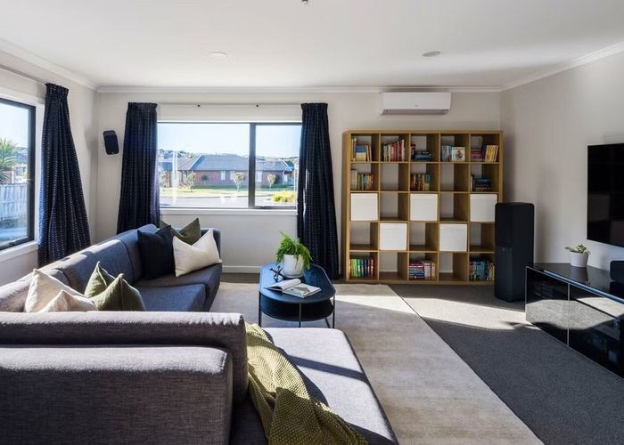  at 9 Denham Court, Flagstaff, Hamilton