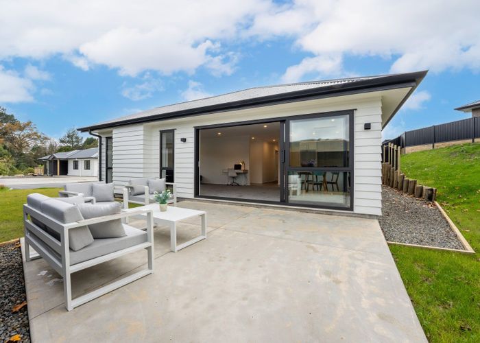  at 3 Nikau Lane, Timberlea, Upper Hutt