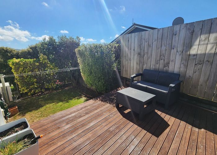  at 1B Woodridge Drive, Woodridge, Wellington