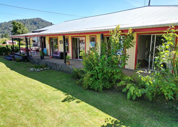  at 8 Hilton Street, Blackball, Greymouth