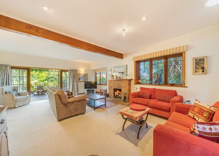  at 27 Kotari Road, Days Bay, Lower Hutt
