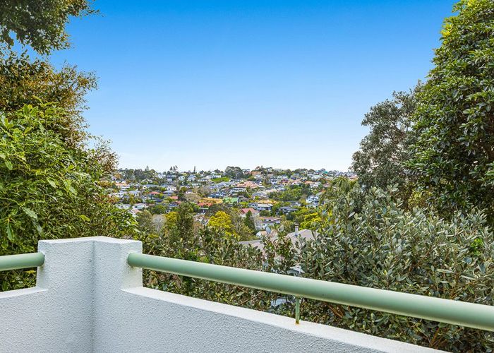  at 2/67 Arran Road, Browns Bay, North Shore City, Auckland