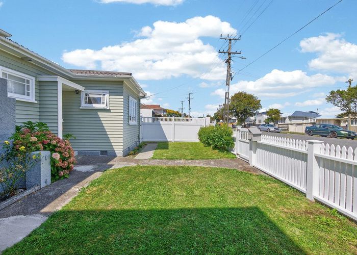  at 21 Leighton Avenue, Waiwhetu, Lower Hutt, Wellington