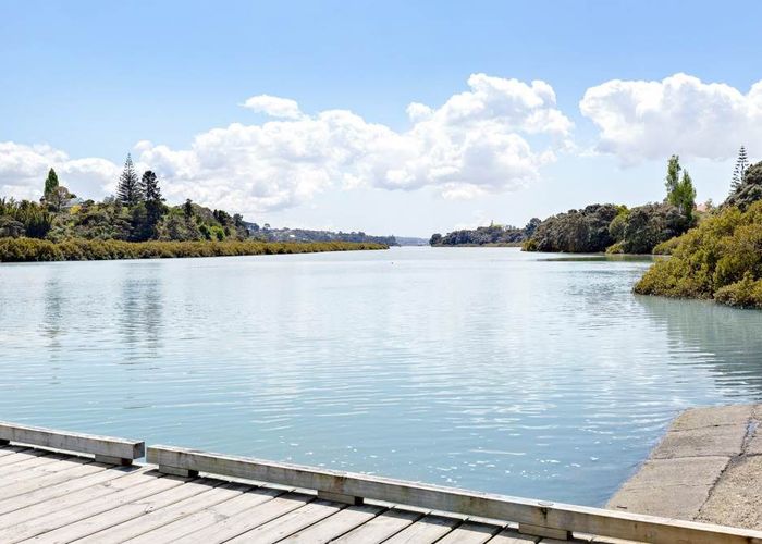  at 3/5 Treasure Lane, Te Atatu South, Waitakere City, Auckland