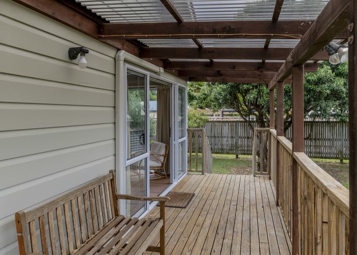  at 35 Hicks Crescent, Waikanae Beach, Waikanae