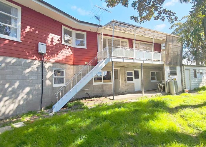  at 125 Te Atatu Road, Te Atatu South, Waitakere City, Auckland
