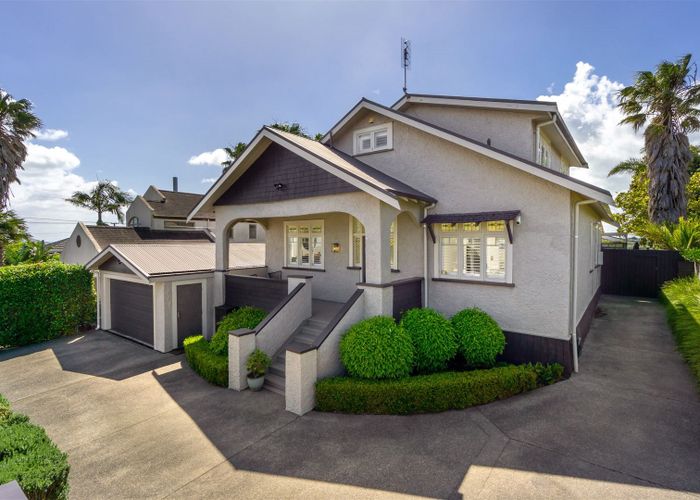  at 2 Bayview Road, Hauraki, Auckland