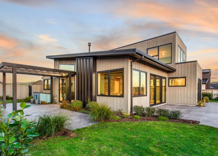  at 12 Rotorua Grove, Aotea, Porirua