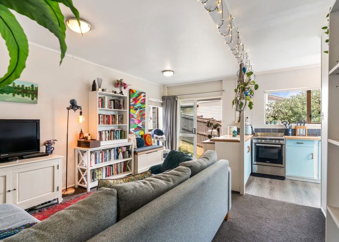  at 2/74 La Trobe Street, Pakuranga Heights, Manukau City, Auckland