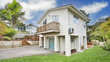  at 32 Outlook Road, Greenhithe, Auckland
