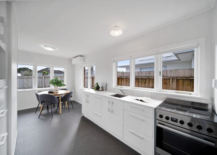 at 2 Royal Arch Place, Rosehill, Papakura, Auckland