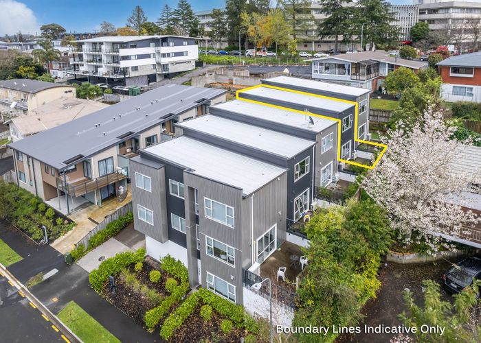  at 4/12 Scotland Place, Hillcrest, Hamilton
