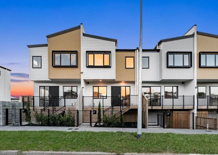  at 2/9 Farringdon Street, Glen Innes, Auckland City, Auckland