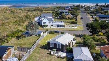  at 60 Sarah Street, Waikawa Beach, Manakau