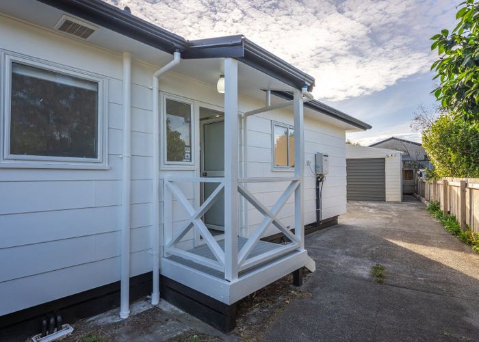  at 4 Ross Grove, Paraparaumu