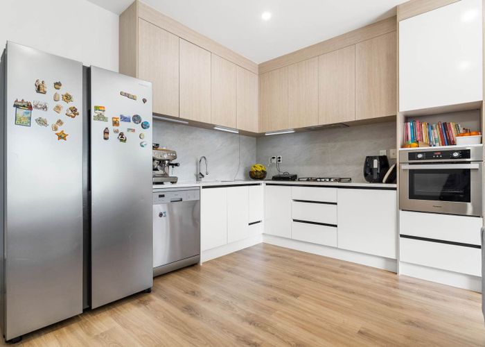  at 8A Tahinga Street, Northcote, North Shore City, Auckland