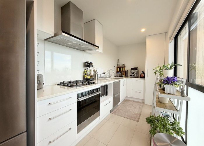  at 30 Red Beech Ave, Woodridge, Wellington, Wellington